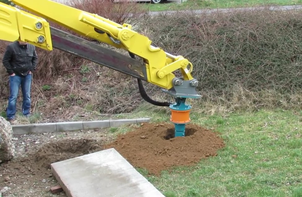High powered Echidna auger drive on 12 tonne excavator